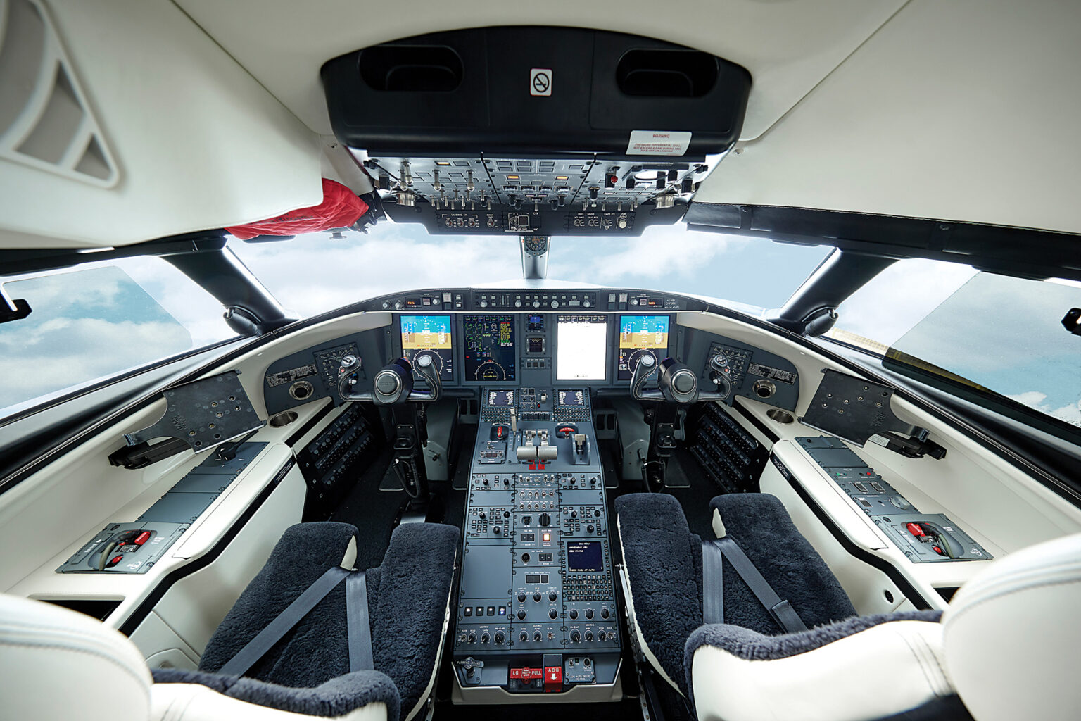 Aircraft cockpit